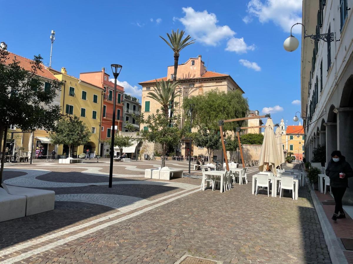 Appartamento Stella Marina In Pieno Centro Di Pietra Ligure Sulla Passeggiata E A Un Passo Dal Mare Екстер'єр фото