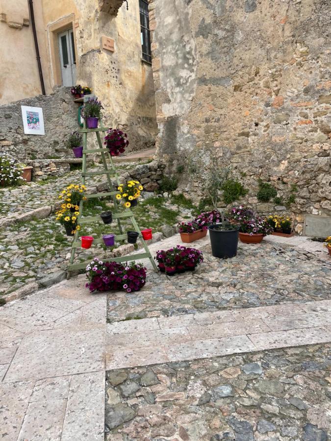 Appartamento Stella Marina In Pieno Centro Di Pietra Ligure Sulla Passeggiata E A Un Passo Dal Mare Екстер'єр фото