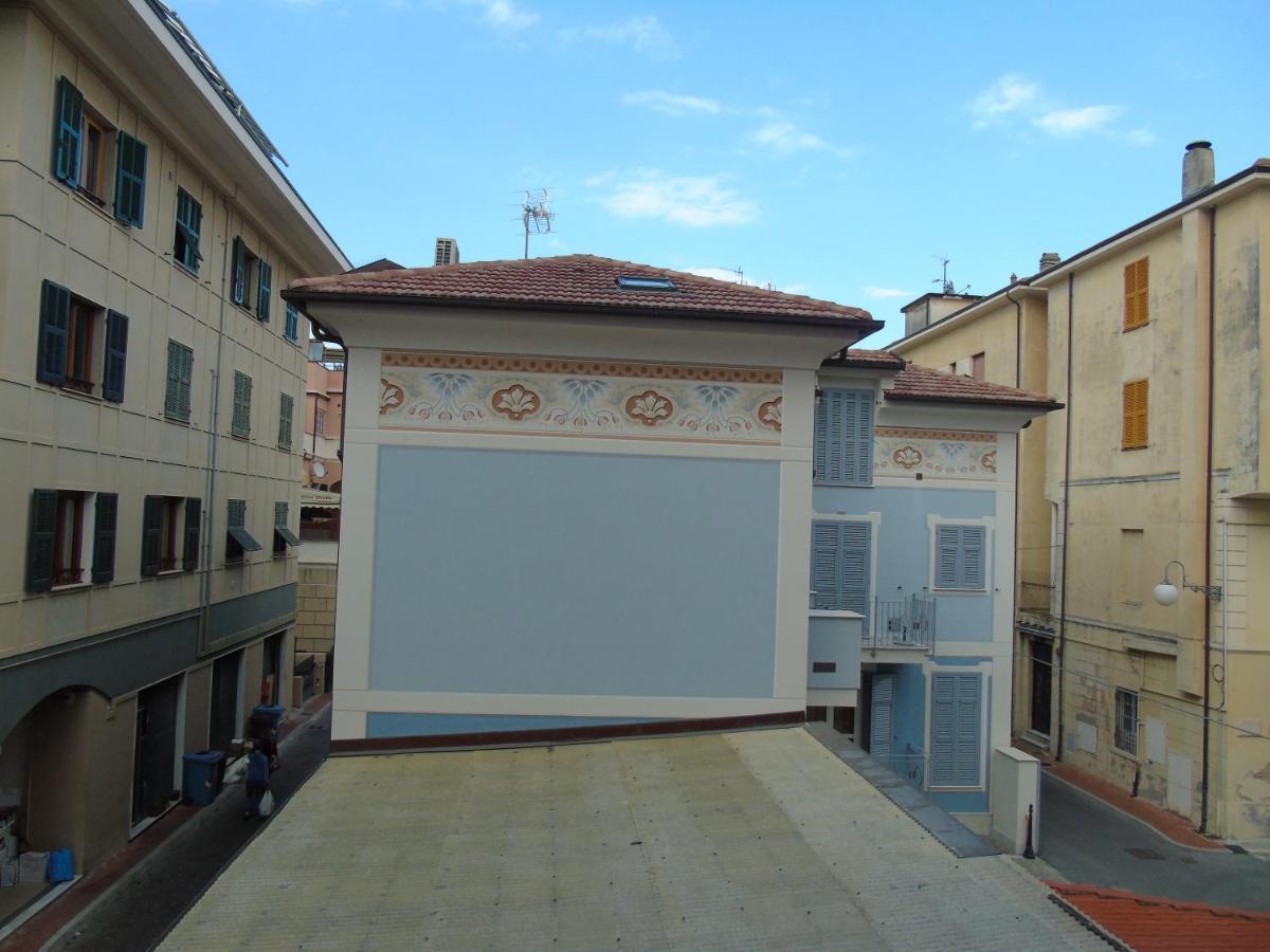 Appartamento Stella Marina In Pieno Centro Di Pietra Ligure Sulla Passeggiata E A Un Passo Dal Mare Екстер'єр фото
